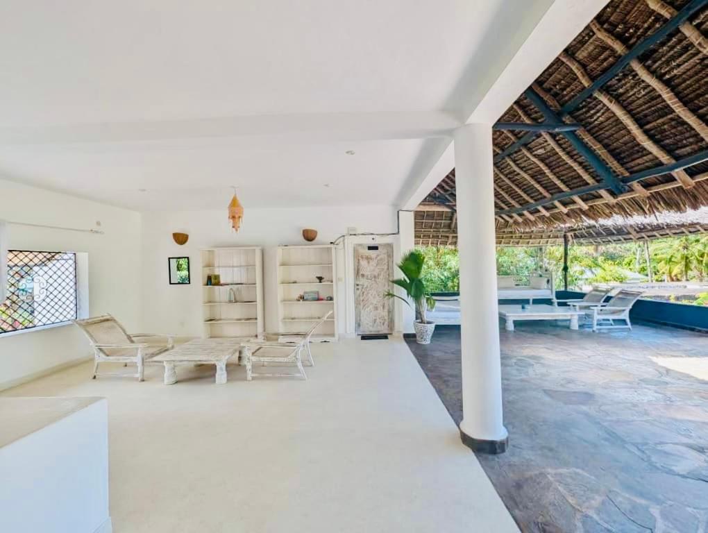 White Nyumba Malindi Apartment Ngoại thất bức ảnh