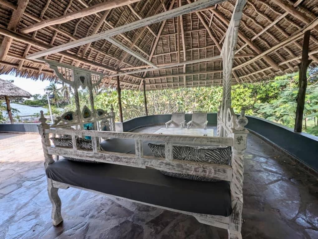 White Nyumba Malindi Apartment Ngoại thất bức ảnh
