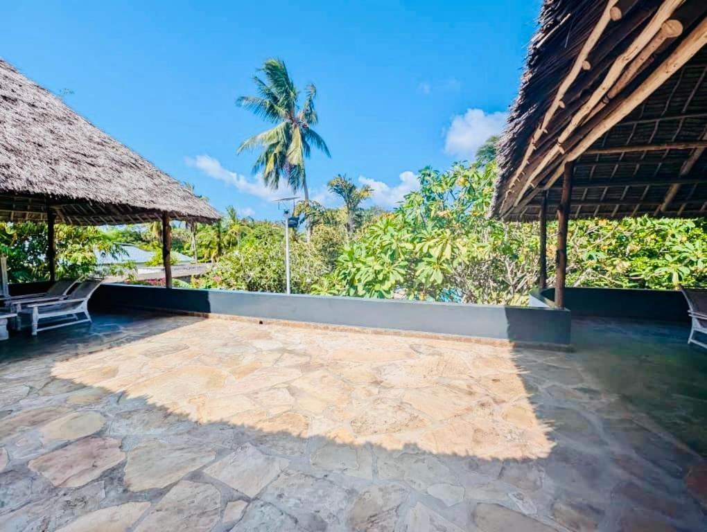White Nyumba Malindi Apartment Ngoại thất bức ảnh