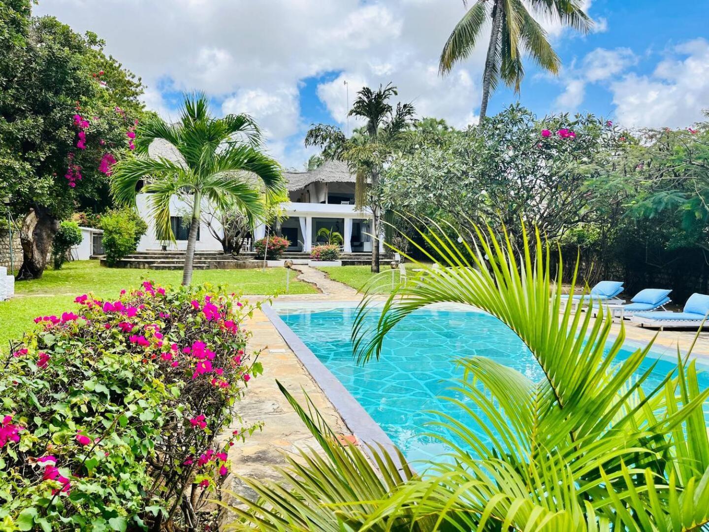White Nyumba Malindi Apartment Ngoại thất bức ảnh